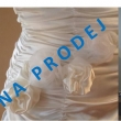 NA PRODEJ!! smetanov� b�l� �aty na v�ne�ek  (sat�n, jednou pou�it�) Velikost: 38-40(�n�rova�ka) Cena 1400,-